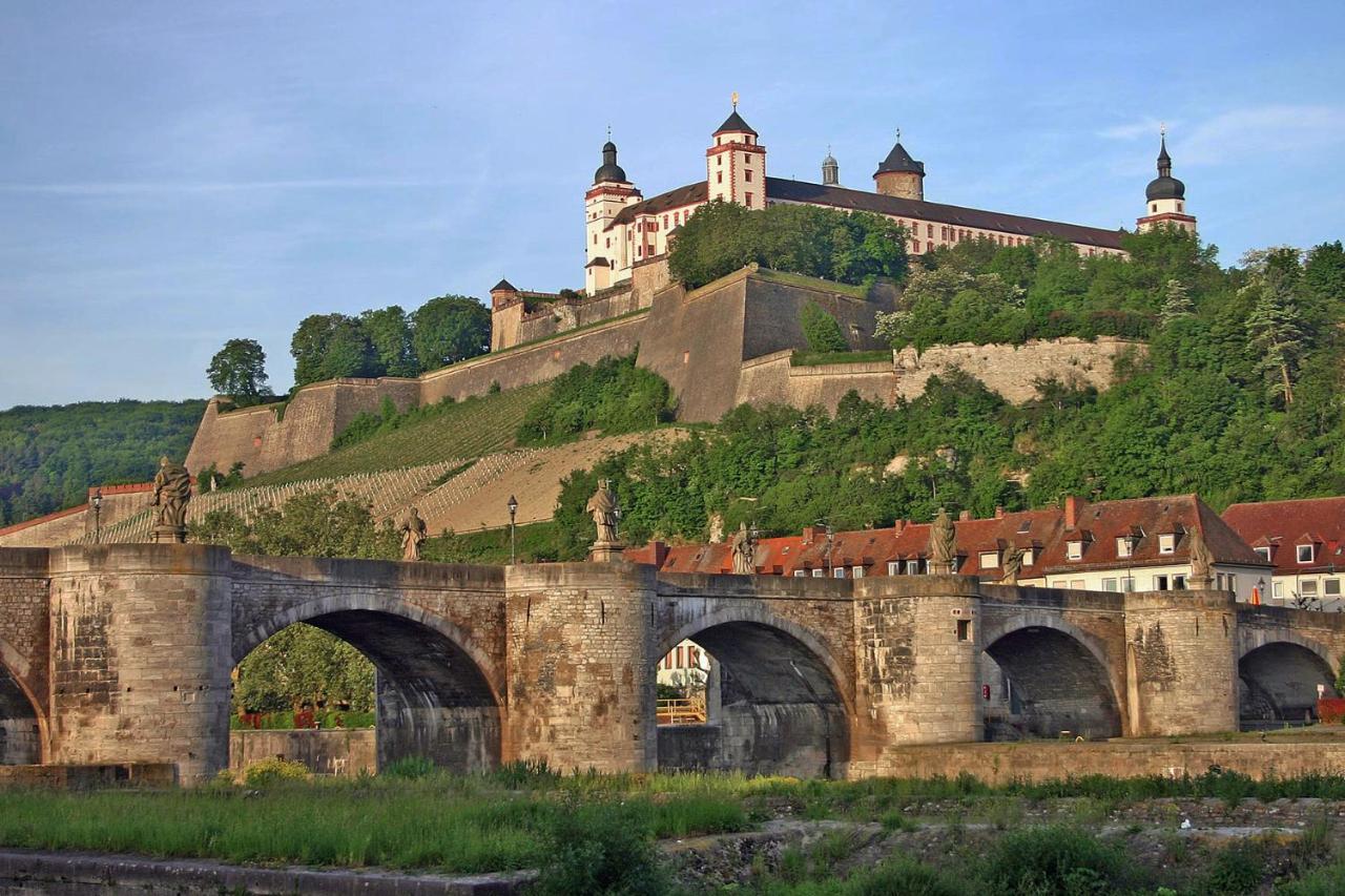 Gemuetliches Studio Im Herzen Wuerzburgs Luaran gambar